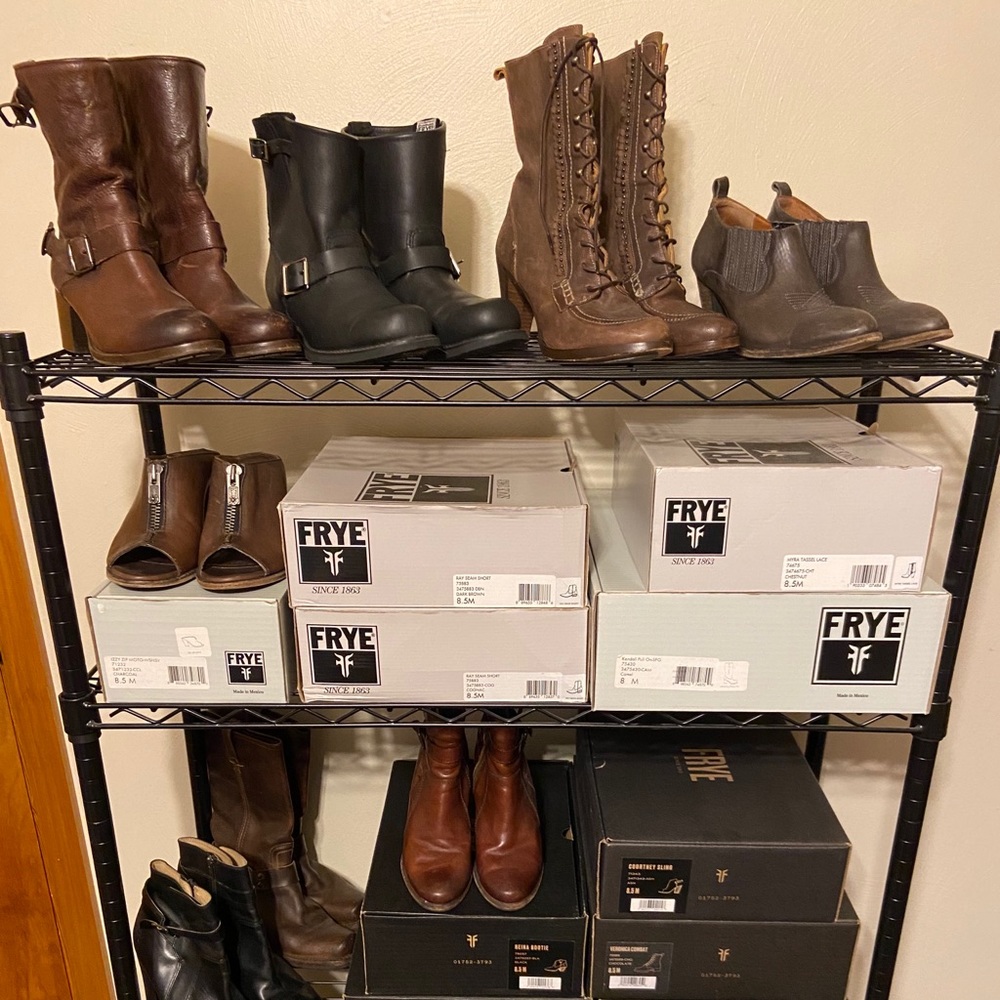 Frye - Picture 4 of 4